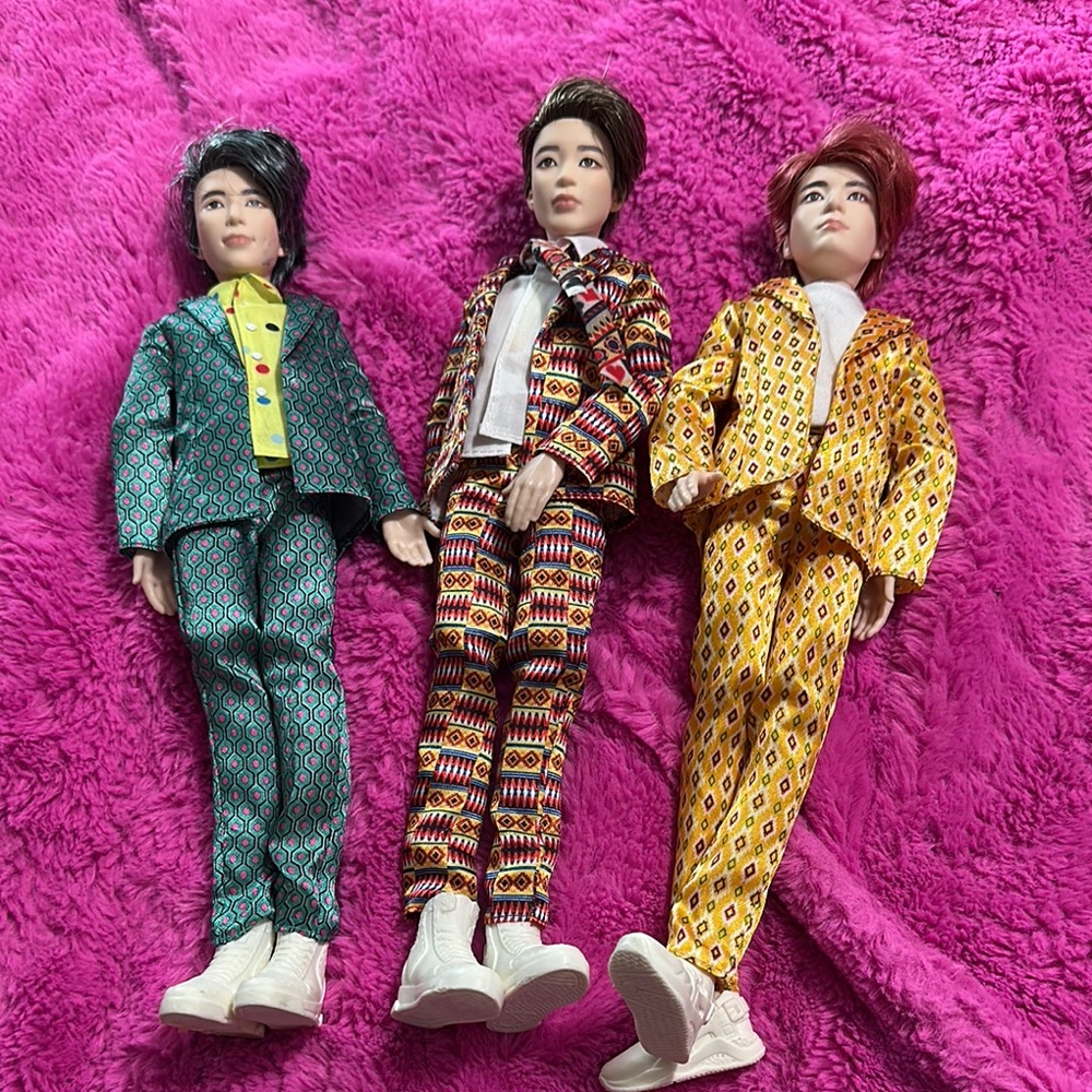 Vibrant Green and Red BTS Doll Collection with Accessories